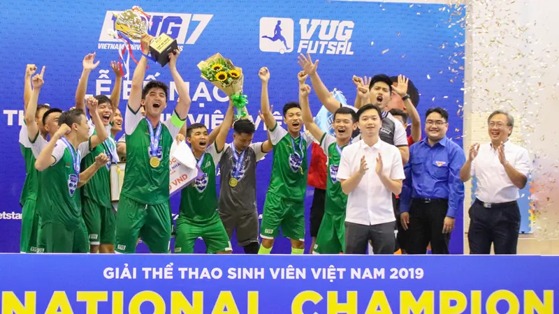 Sinh viên Đại học Tôn Đức Thắng bội thu thành tích