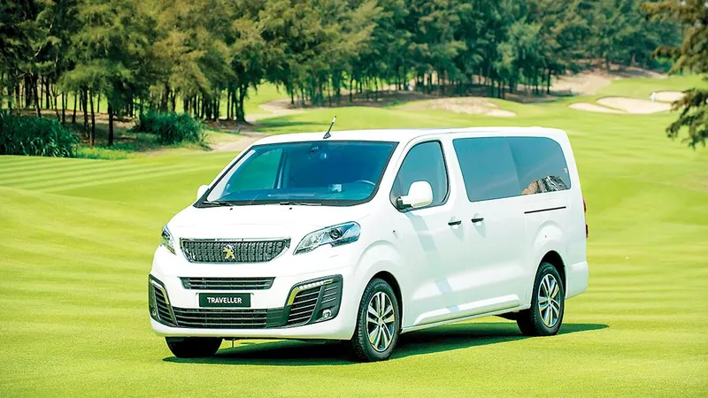 Peugeot giới thiệu bộ đôi Traveller trên toàn quốc