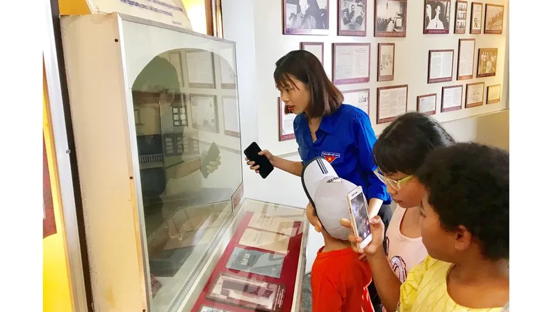 Lưu giữ và trao truyền kỷ vật về Bác