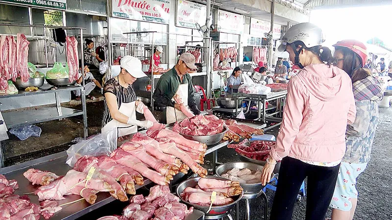 Heo kinh doanh tại chợ đầu mối Hóc Môn được kiểm soát chặt về truy xuất nguồn gốc