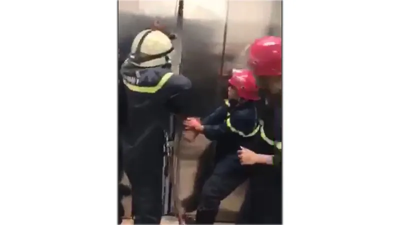 Lo ngại sự cố thang máy 