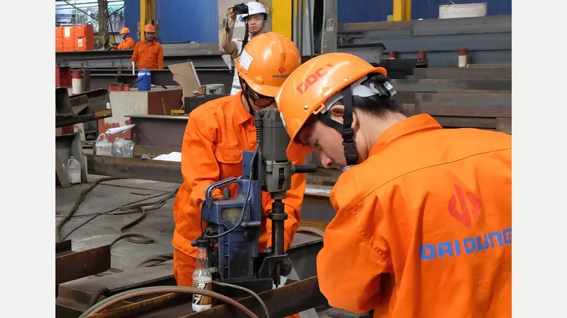 Đề nghị giảm giờ làm việc còn 40 hoặc 44 giờ/tuần