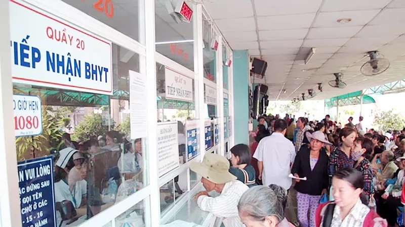 Chất chồng nỗi lo tăng giá dịch vụ y tế