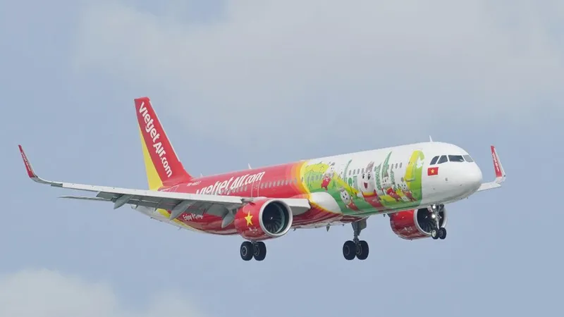 6 tháng đầu năm doanh thu quốc tế của Vietjet tăng 51%, doanh thu phụ trợ tăng 43%