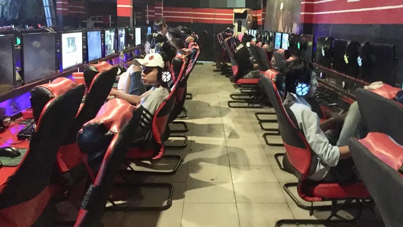 Tin giả trên mạng: Biết tự sàng lọc thông tin bịa đặt, phá hoại