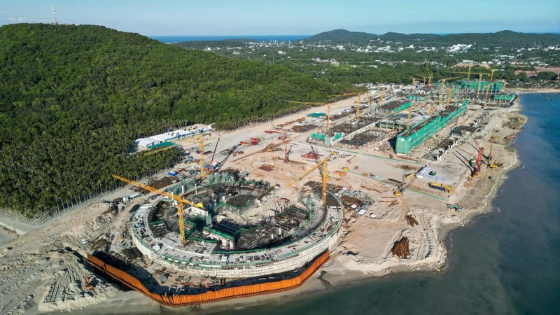 Busy working atmosphere recorded at projects serving 2027 APEC Summit