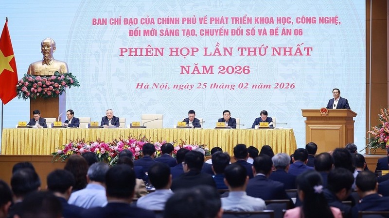 Prime Minister Pham Minh Chinh, head of the Government’s Steering Committee on science and technology development, innovation and digital transformation and Project 06, chairs the committee’s first meeting of 2026 on February 25. (Photo: VNA)
