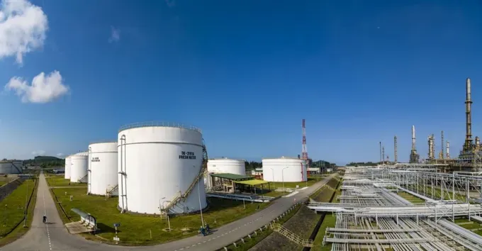 The Ministry of Industry and Trade of Vietnam has requested enterprises to ensure adequate petroleum supply and maintain reserves in accordance with regulations. (Photo: SGGP)