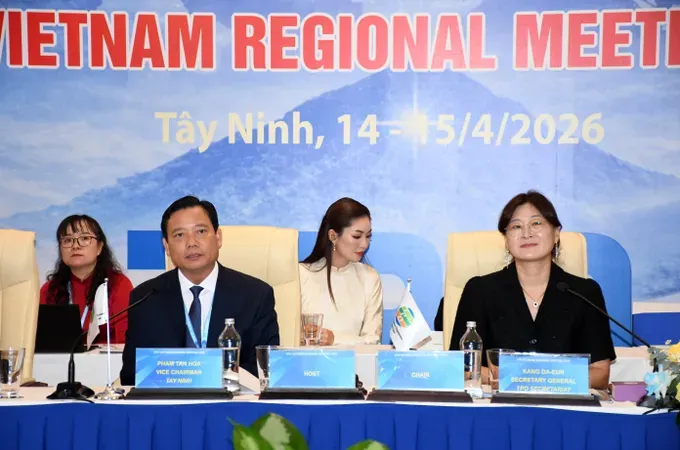 Leaders of the Tay Ninh Provincial People’s Committee and the TPO Secretariat co-chair the conference. (Photo: SGGP)