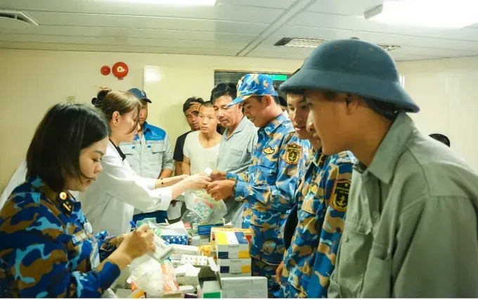 Ho Chi Minh City commends medical personnel for completing mission in Truong Sa