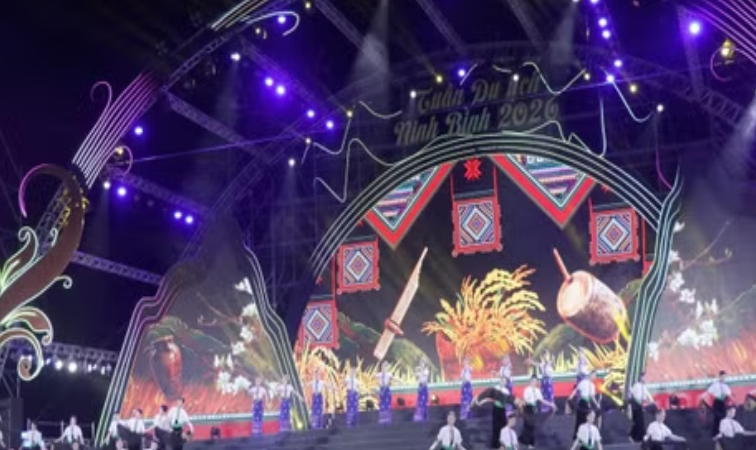 A performance staged at the opening ceremony of the Ninh Binh tourism week 2026 on May 23 evening (Photo: VNA)