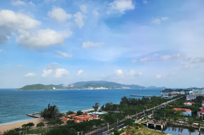 Nha Trang is one of the destinations most frequently searched by domestic travelers during the summer season.