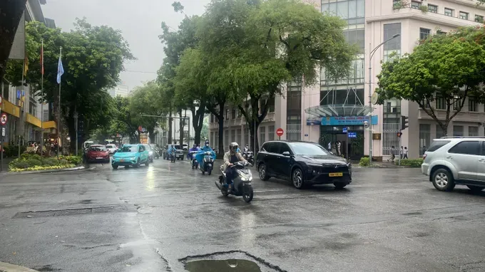 New round of rain forecast for Hanoi and the Northern region from the night of July 23. (Photo: SGGP)