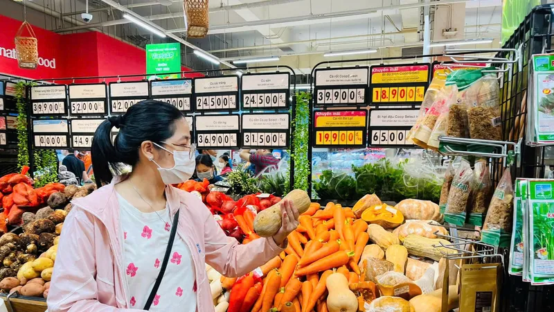Nhiều mặt hàng thực phẩm, sản phẩm dinh dưỡng giảm giá mạnh tại Co.opmart