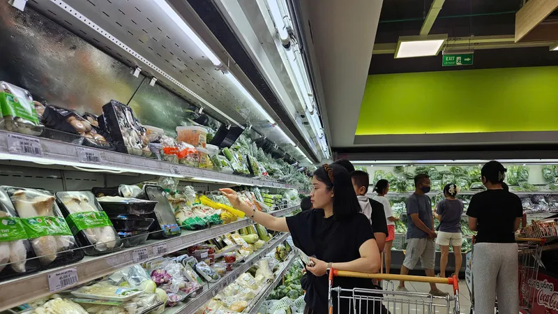 Hàng hóa trong hệ thống siêu thị Saigon Co.op được kiểm soát chặt ngay từ đầu vào 