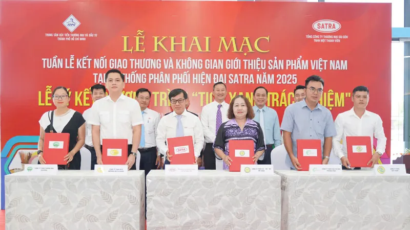 Tổng Công ty Thương mại Sài Gòn TNHH MTV (SATRA) ký kết với 10 nhà cung cấp tham gia chương trình “Tick xanh trách nhiệm” 