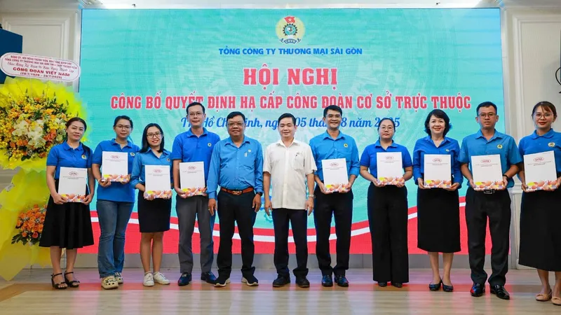 Công đoàn SATRA trao thưởng cho các tập thể, cá nhân có thành tích xuất sắc