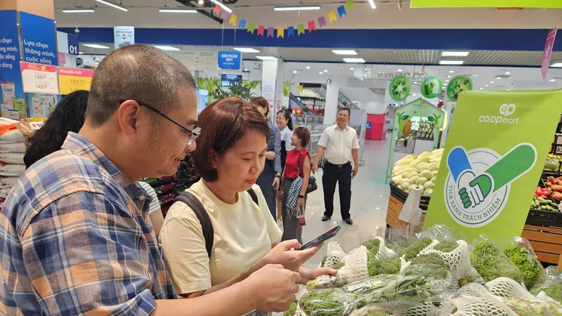 Người tiêu dùng chọn mua sản phẩm gắn “Tick xanh”
