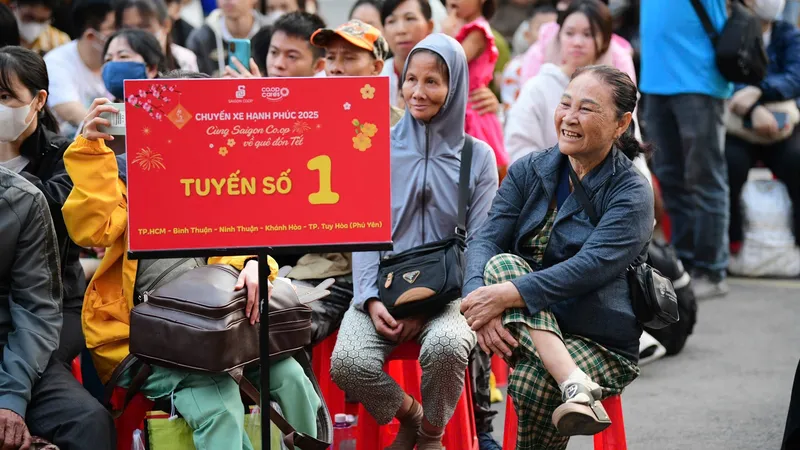 “Chuyến xe 0 đồng” đưa người dân về quê đón Tết Nguyên đán 2025