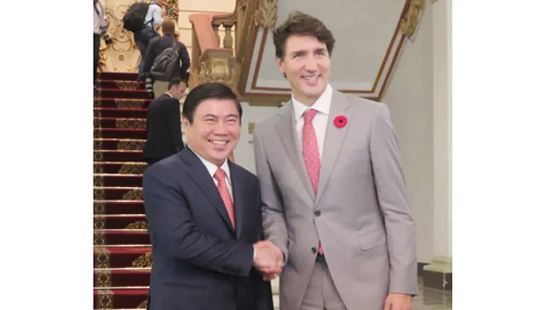 Chủ tịch UBND TPHCM Nguyễn Thành Phong tiếp Thủ tướng Canada Justin Trudeau. Ảnh: THỤY VŨ