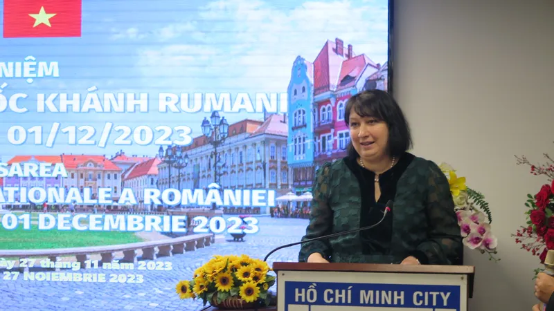 Đại sứ Romania tại Việt Nam Cristina Romila phát biểu. Ảnh: THỤY VŨ