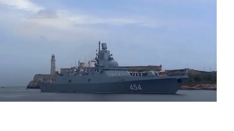 Tàu Gorshkov tiến vào cảng La Habana, Cuba. Ảnh:NBC