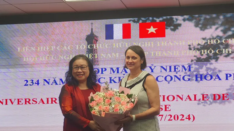 Họp mặt kỷ niệm Quốc khánh Pháp