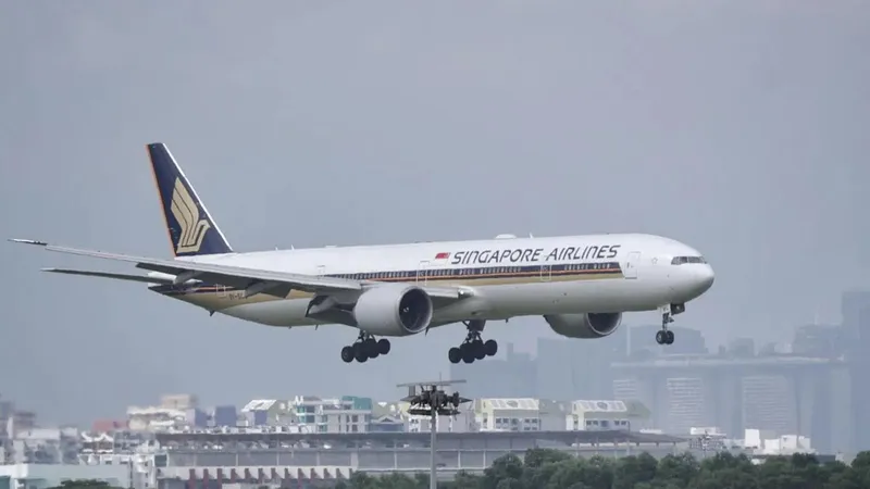 Máy bay Boeing lại gặp sự cố trong khi bay
