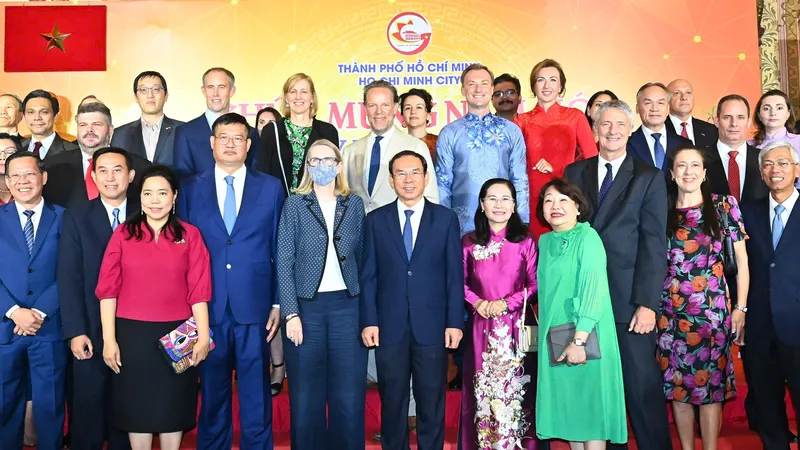 Lãnh đạo TPHCM đánh giá cao đóng góp của bạn bè quốc tế 