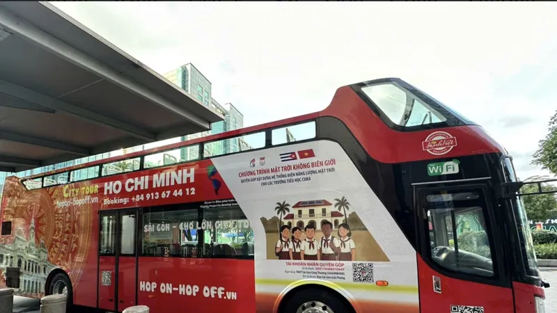 Xe buýt 2 tầng ở TPHCM hưởng ứng chương trình “Mặt trời không biên giới” 