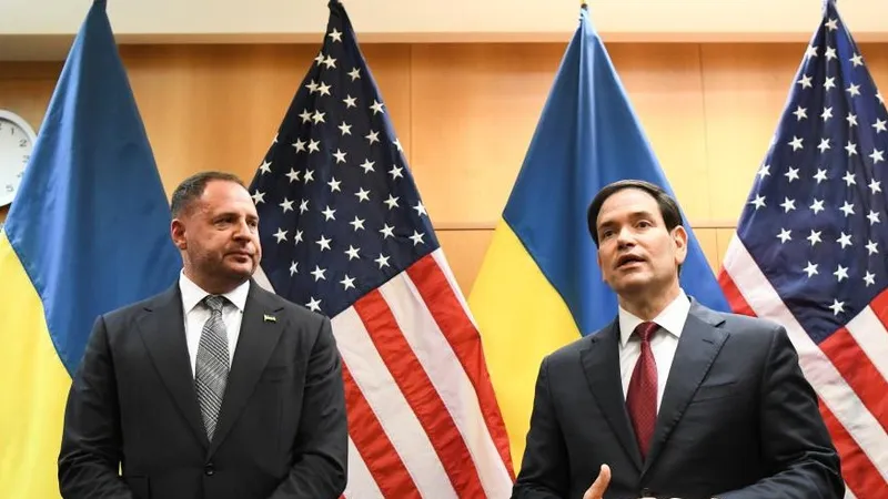 Chánh văn phòng Tổng thống Ukraine Andriy Yermak từ chức 