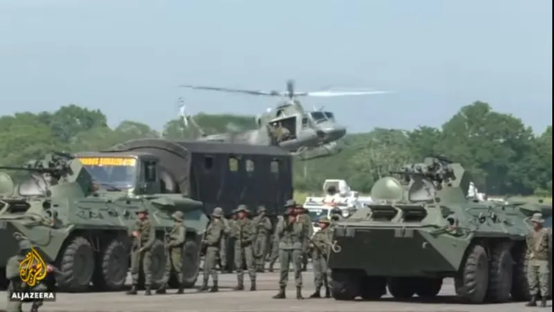 Quân đội Venezuela diễn tập tăng cường khả năng phòng thủ. Ảnh: ALJAZEERA.