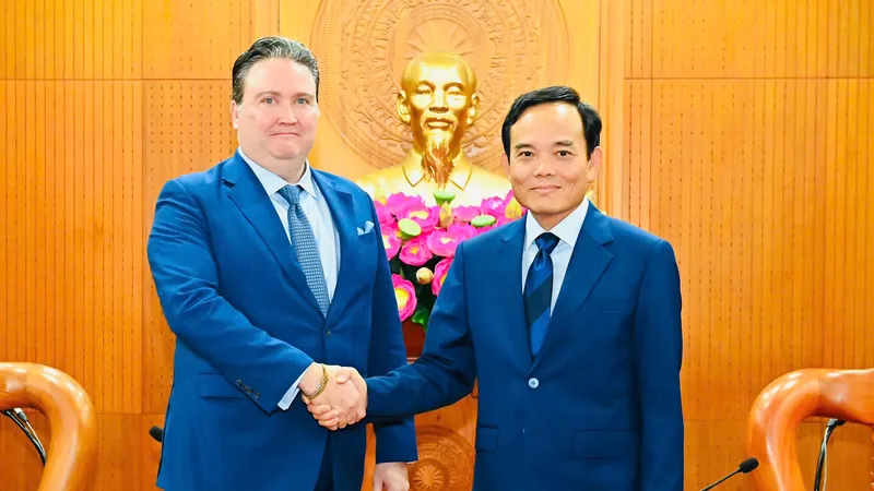 Bí thư Thành ủy TPHCM Trần Lưu Quang tiếp Đại sứ Hoa Kỳ tại Việt Nam Marc E. Knapper. Ảnh: VIỆT DŨNG