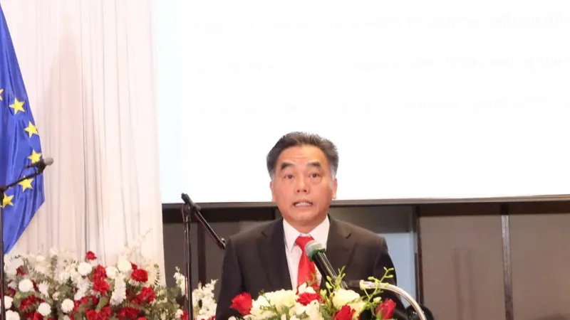 Phó Chủ tịch Thường trực UBND TPHCM Nguyễn Lộc Hà phát biểu. Ảnh: THỤY VŨ
