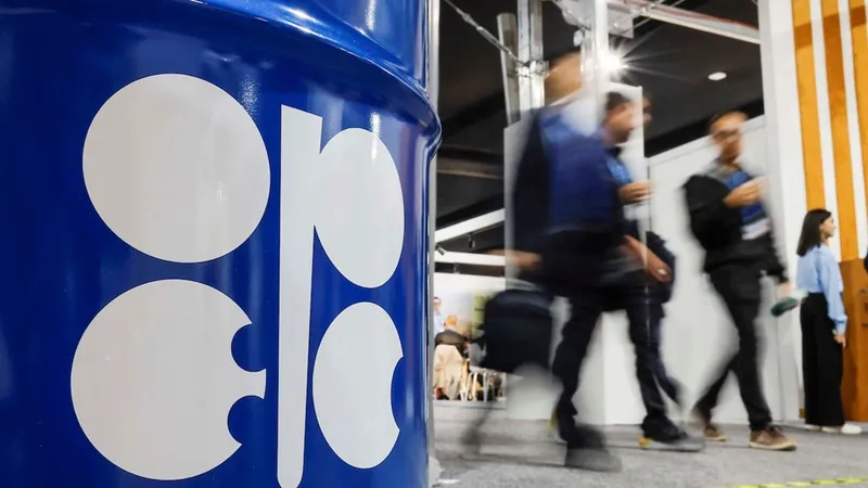 UAE nêu lý do rời OPEC