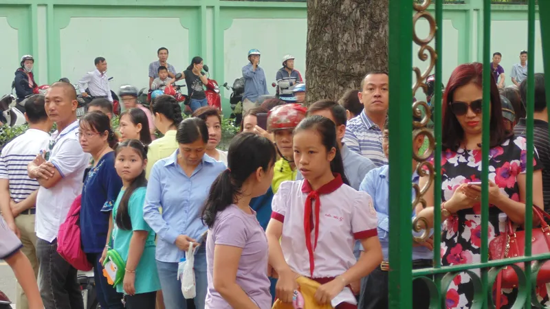 Hơn 4.000 thí sinh căng thẳng tranh suất vào lớp 6 Trường THPT chuyên Trần Đại Nghĩa
