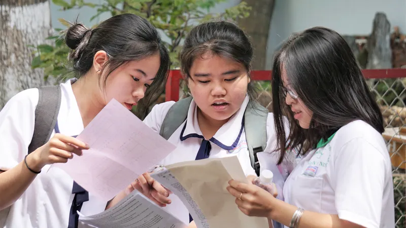 Kỳ thi THPT Quốc gia 2018: Thí sinh “khóc ròng” với đề thi tổ hợp Khoa học tự nhiên