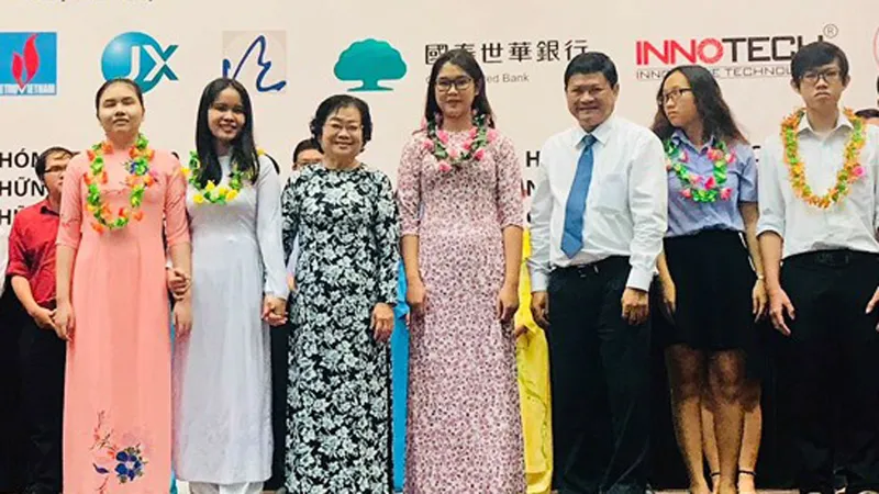 TPHCM: Trao hơn 1,8 tỷ đồng học bổng cho sinh viên có hoàn cảnh khó khăn