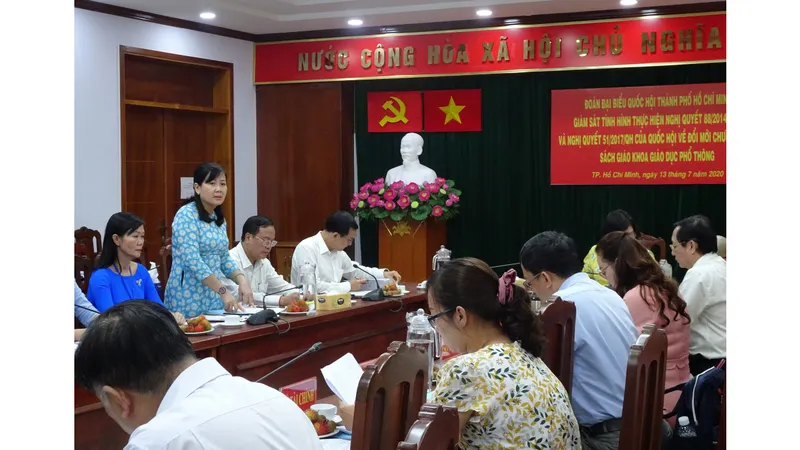 TPHCM: Giám sát công tác chuẩn bị thực hiện đổi mới chương trình và SGK mới
