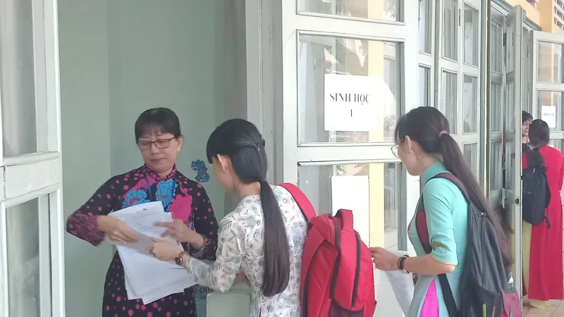 TPHCM: Tăng cường biện pháp y tế trong tuyển dụng viên chức trong tình hình dịch bệnh Covid-19