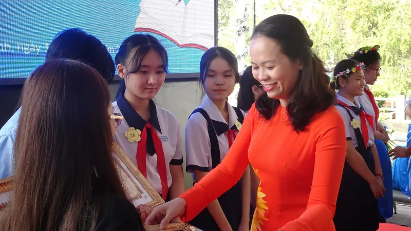 Học sinh trưởng thành hơn qua hai hội thi “Văn hay chữ tốt” và “Lớn lên cùng sách“