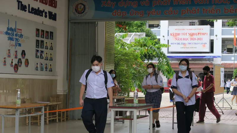 TPHCM: Chấm thi tốt nghiệp THPT năm 2021 theo phương án lệch ca, lệch giờ