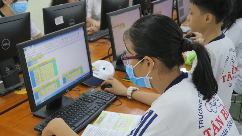 TPHCM: Để dạy, học trực tuyến hiệu quả phải thay đổi tâm lý giáo viên và học sinh 