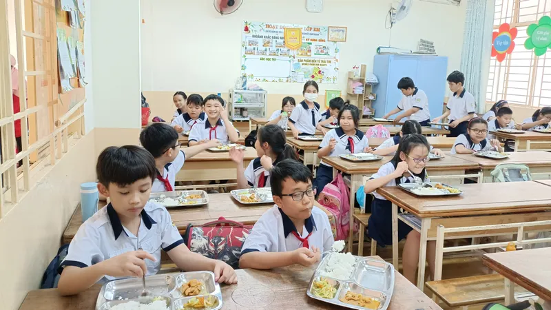 TPHCM chỉ đạo khẩn về dạy học trực tiếp sau ngày 12-4