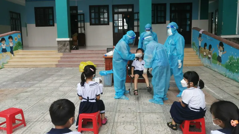 TPHCM: Tiêm vaccine cho học sinh lớp 6 vào sáng thứ bảy, ngày 16-4