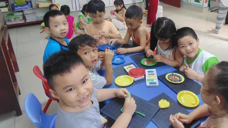 TPHCM: Sớm ban hành chính sách miễn giảm học phí để chia sẻ gánh nặng với phụ huynh 