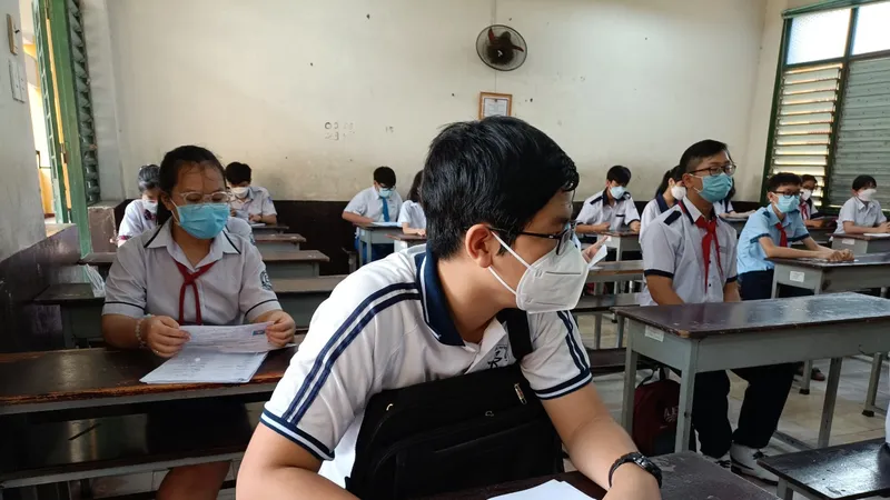 TPHCM: Rối với quy định thí sinh để vật dụng cá nhân cách khu vực phòng thi tối thiểu 25m