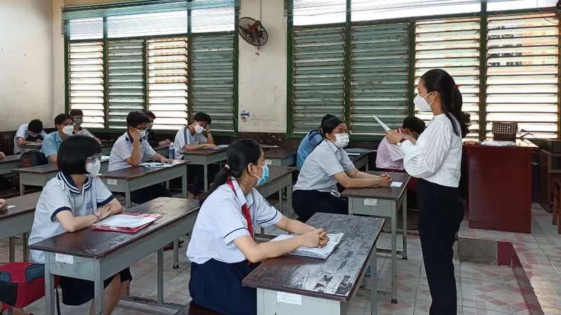 TPHCM: Nhiều thí sinh đi muộn trong ngày làm thủ tục dự thi tuyển sinh lớp 10 