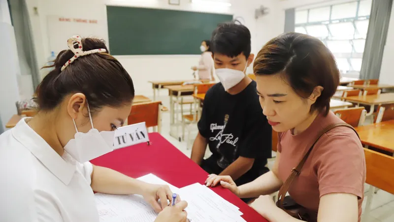 TPHCM: Phụ huynh không cần trực tiếp đến trường đóng học phí từ năm học 2022-2023