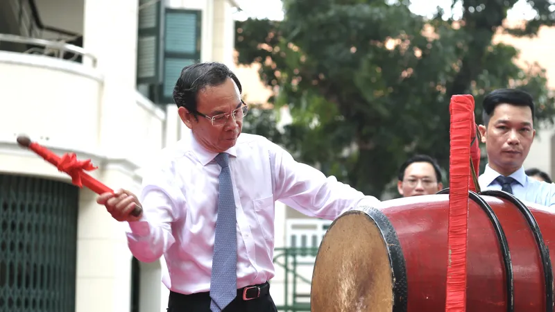 Bí thư Thành ủy TPHCM Nguyễn Văn Nên dự lễ khai giảng tại Trường THPT Lê Quý Đôn